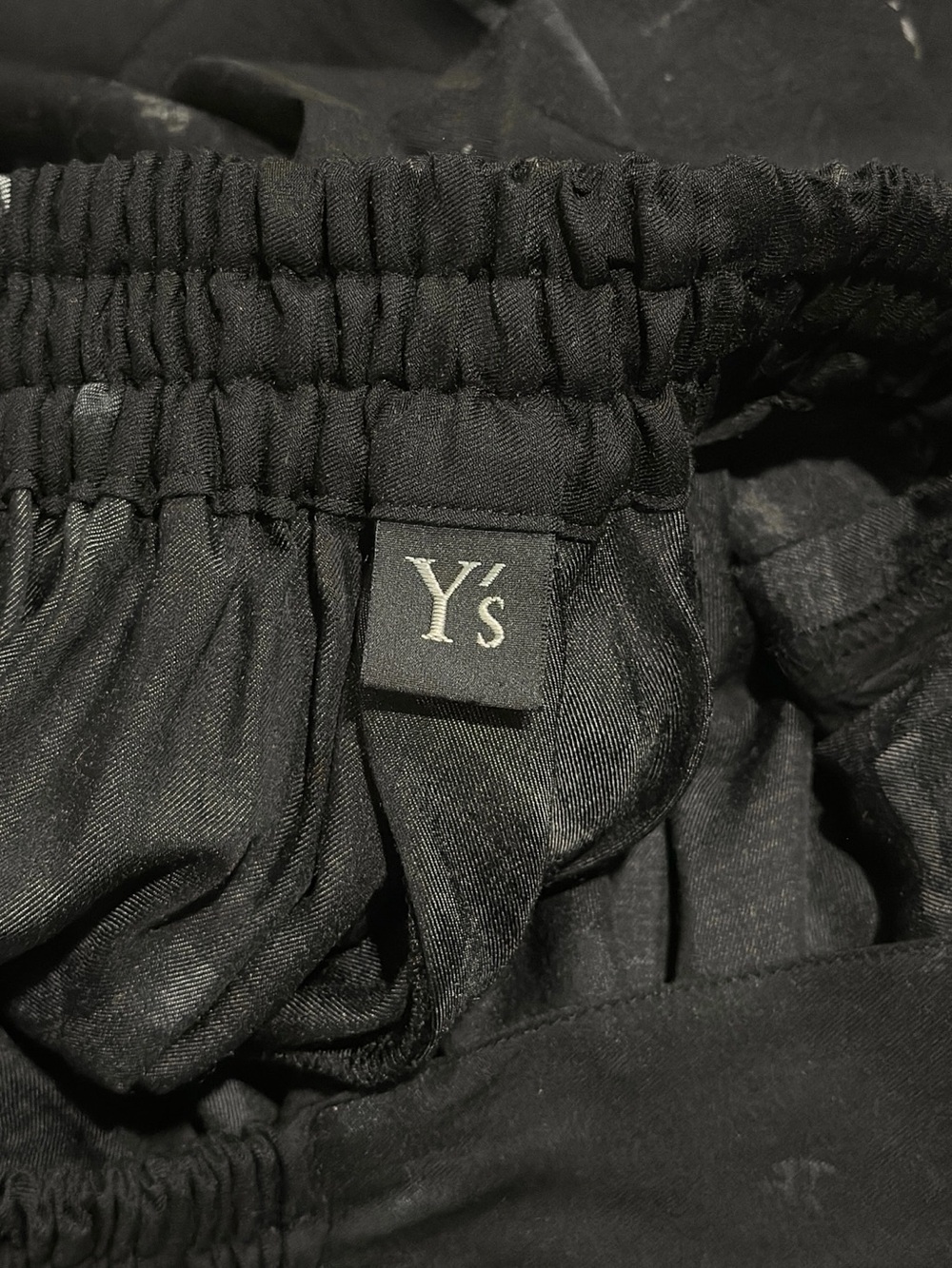 Y’s Yohji Yamamoto FW25 Cupro Abstract Print Ruched Side Waist Flowy Trousers 2 - Picture 10 of 14